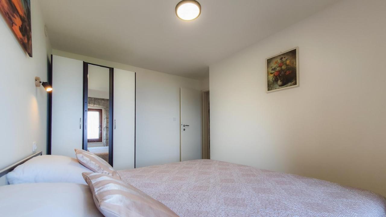 Apartment Bugenvilija Lovran Eksteriør billede