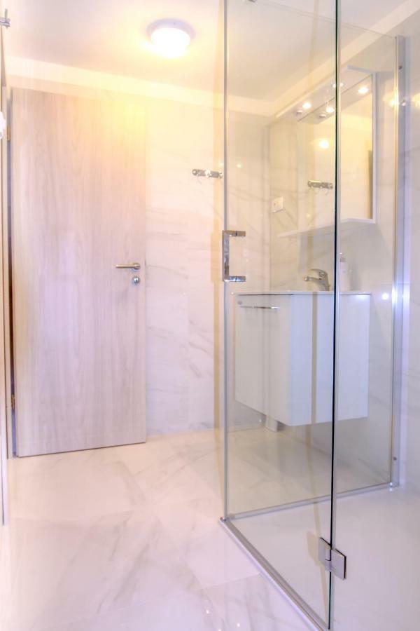 Apartment Bugenvilija Lovran Eksteriør billede